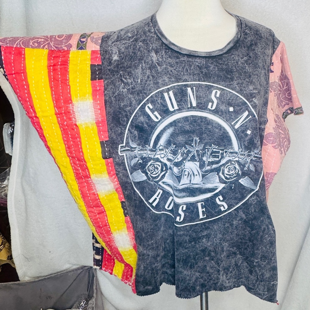 Guns and Roses Poncho - Picture 2 of 3